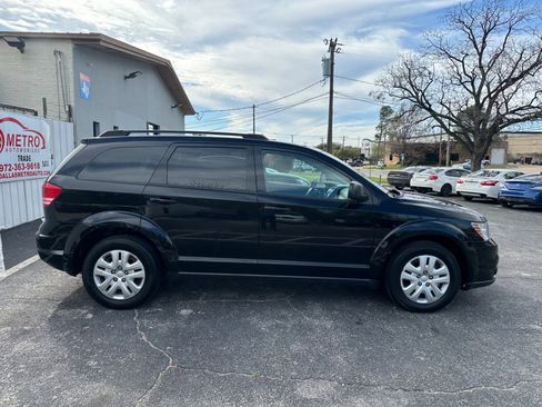 Used 2019 Dodge Journey SE image 6