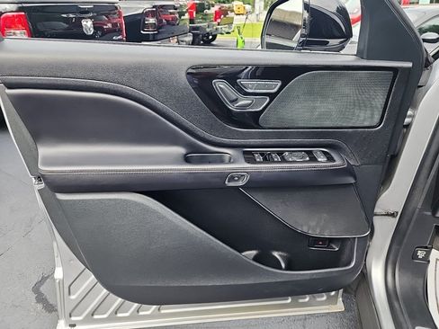 Used 2022 Lincoln Aviator AWD w/ Premium Package image 29