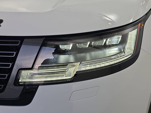 Used 2025 Land Rover Range Rover Long Wheelbase SE image 29