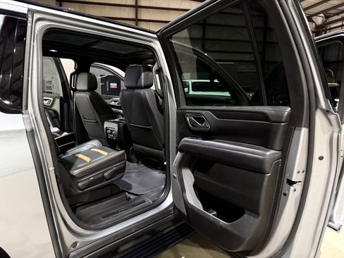 Used 2023 GMC Yukon XL AT4 w/ AT4 Premium Package image 21