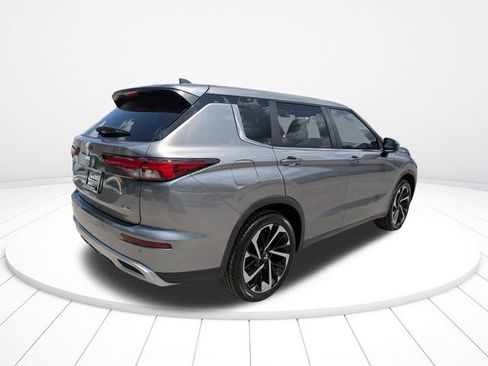 Used 2022 Mitsubishi Outlander SE FWD image 4