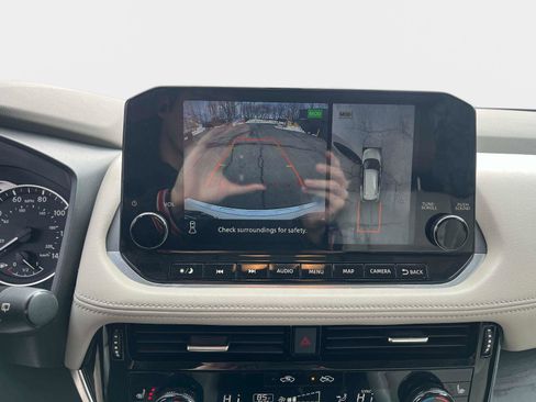 Used 2021 Nissan Rogue SL w/ Premium Package image 25