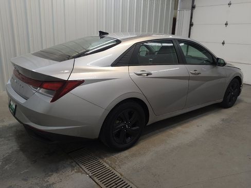Used 2021 Hyundai Elantra SEL FWD image 10