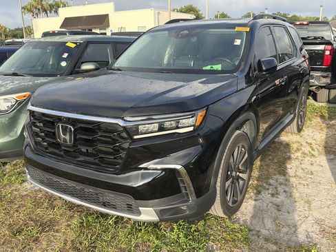 Used 2023 Honda Pilot Elite image 3