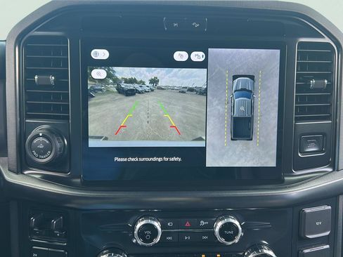 Certified 2025 Ford F150 Platinum w/ FX4 Off-Road Package AWD/4WD image 17