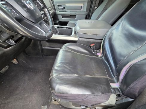 Used 2018 RAM 3500 SLT w/ Luxury Group image 7