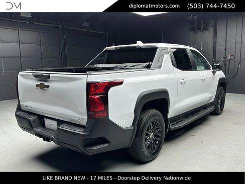 Used 2024 Chevrolet Silverado EV W/T image 7