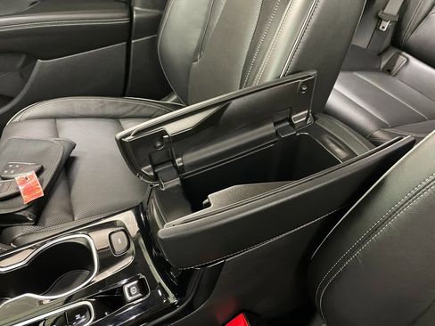 Used 2021 Buick Envision Essence w/ Technology Package I image 34