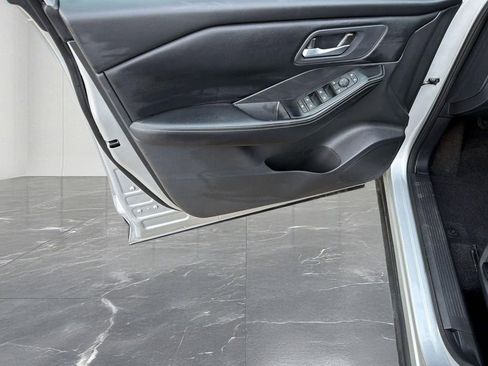 Used 2025 Nissan Rogue SV image 21