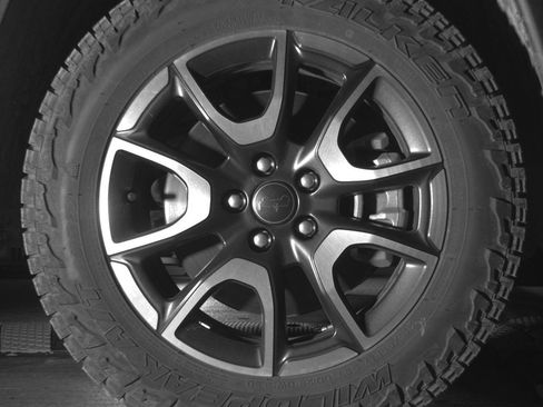 Used 2025 Jeep Compass Trailhawk AWD/4WD image 13