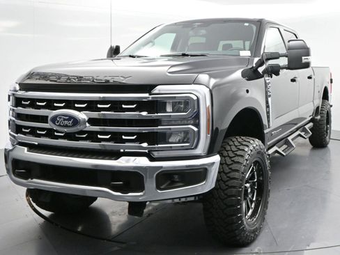 Used 2024 Ford F250 Lariat AWD/4WD image 3