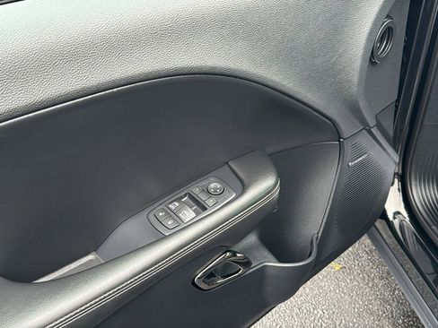 Used 2016 Dodge Challenger SRT Hellcat image 14