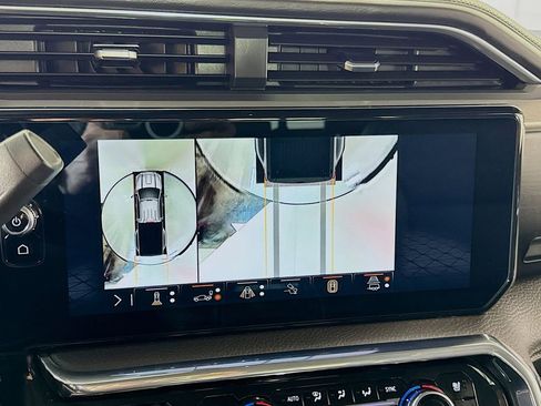 Used 2025 GMC Sierra 3500 Denali w/ Technology Package AWD/4WD image 45