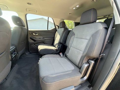Used 2019 Chevrolet Traverse LT FWD image 16