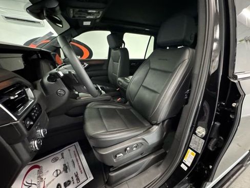 Used 2025 GMC Yukon Denali w/ Sun & Power Step Package image 19