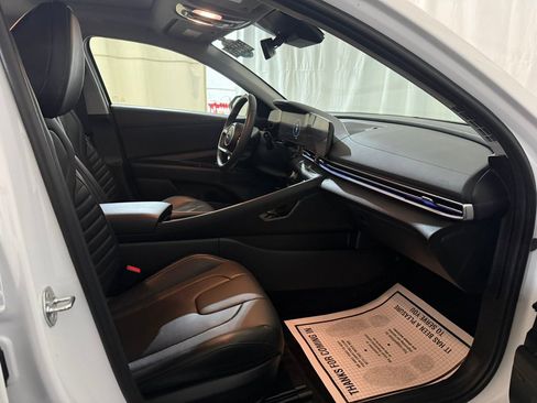 Certified 2023 Hyundai Elantra Limited image 27