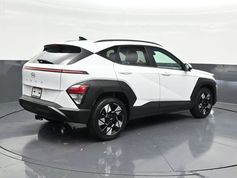 Used 2024 Hyundai Kona SEL w/ Convenience Package image 5