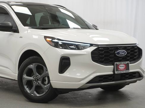 Used 2024 Ford Escape ST-Line w/ Tech Pack #1 AWD/4WD image 3