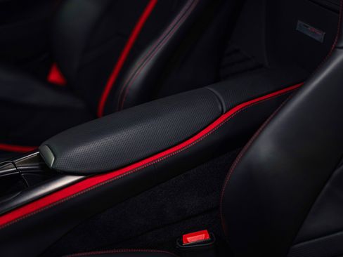 Used 2020 Ferrari 812 Superfast RWD image 24