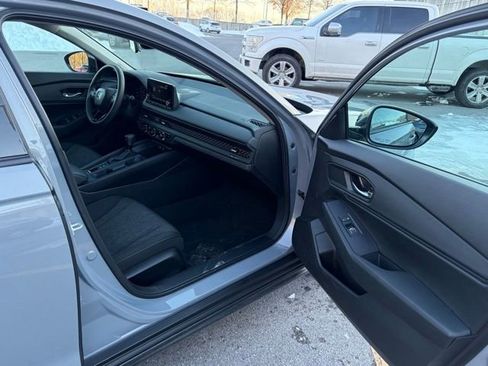 Certified 2025 Honda Accord SE image 25