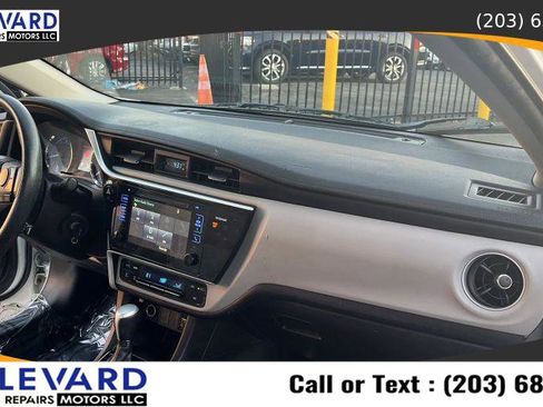 Used 2017 Toyota Corolla LE w/ LE Premium Package w/Moonroof image 25