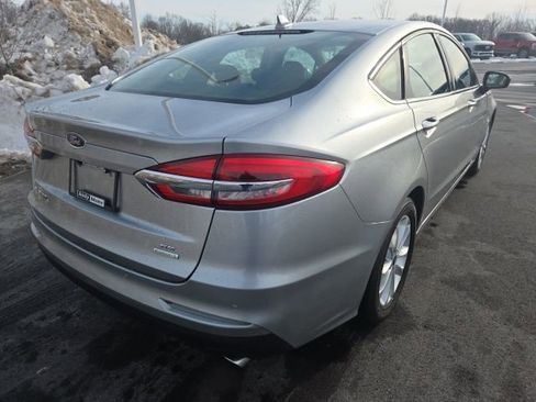 Used 2020 Ford Fusion SE image 6