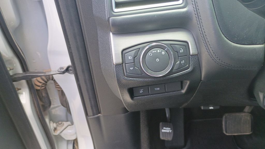 Used 2018 Ford Explorer Platinum AWD/4WD image 25