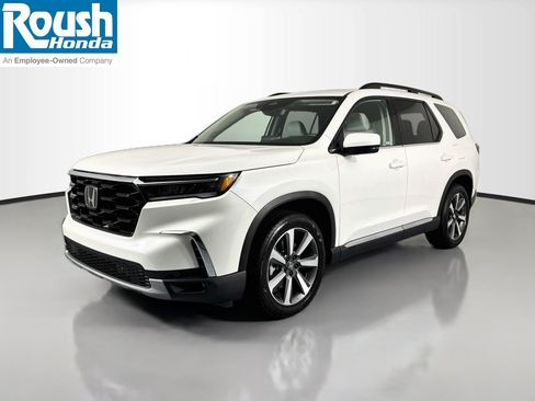 Certified 2023 Honda Pilot Touring image 1