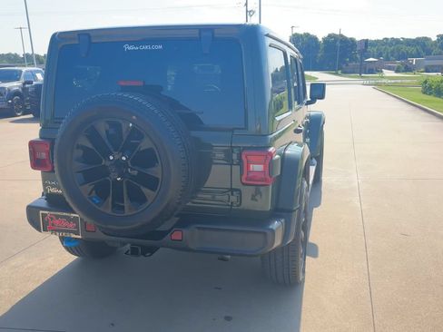 Used 2023 Jeep Wrangler Unlimited Sahara AWD/4WD image 8