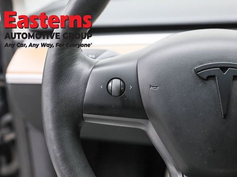 Used 2023 Tesla Model 3 Standard Range image 15