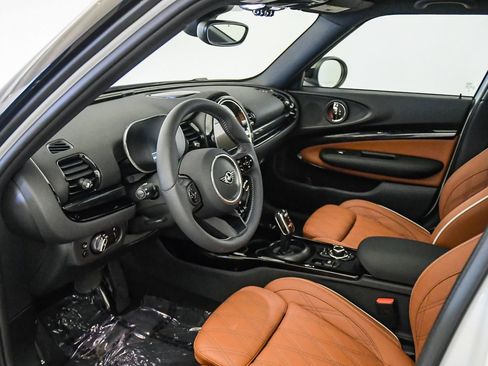 Used 2024 MINI Cooper Clubman S w/ Signature Upholstery Package FWD image 17