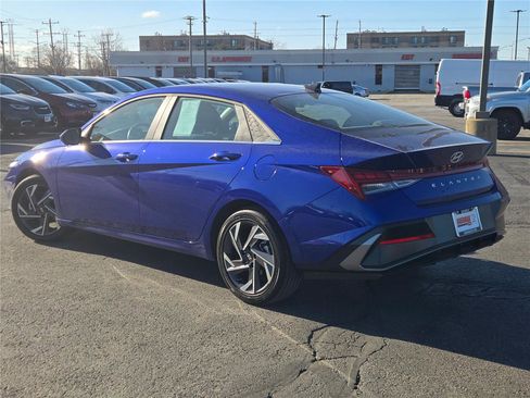 Used 2025 Hyundai Elantra SEL image 9