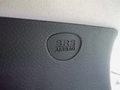 Used 2017 Jeep Cherokee Sport image 15