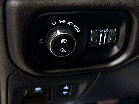 Used 2025 RAM 1500 Big Horn AWD/4WD image 24