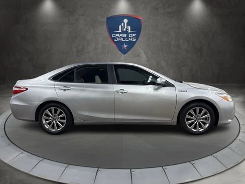 Used 2016 Toyota Camry XLE w/ Moonroof Package FWD image 6
