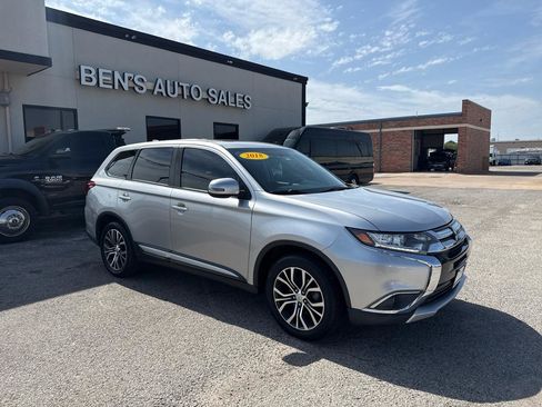 Used 2022 Mitsubishi Outlander ES FWD image 4