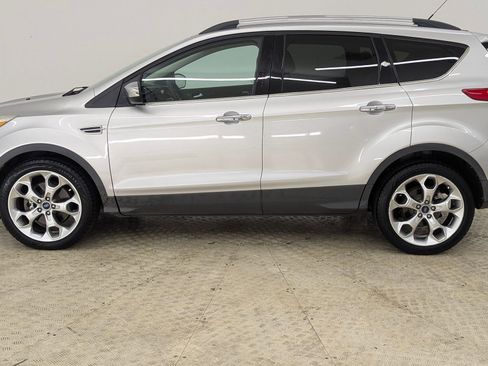 Used 2015 Ford Escape SE w/ SE Chrome Package image 2