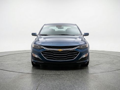 Used 2024 Chevrolet Malibu LT FWD image 2