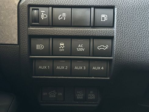 Certified 2025 Toyota Tacoma Trailhunter image 32