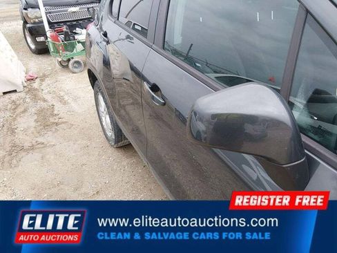 Used 2019 Chevrolet Trax LS w/ Tint and Cruise Package FWD image 33