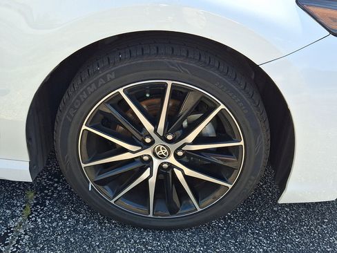 Used 2024 Toyota Camry SE FWD image 9