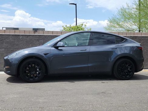 Used 2021 Tesla Model Y Long Range AWD/4WD image 5