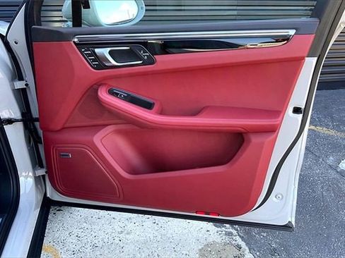 Certified 2026 Porsche Macan S image 28