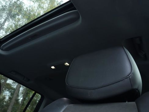 Used 2019 Cadillac Escalade ESV Luxury image 13