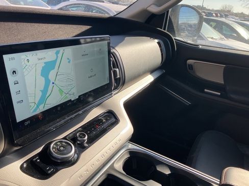 Used 2025 Ford Expedition Max Active image 7