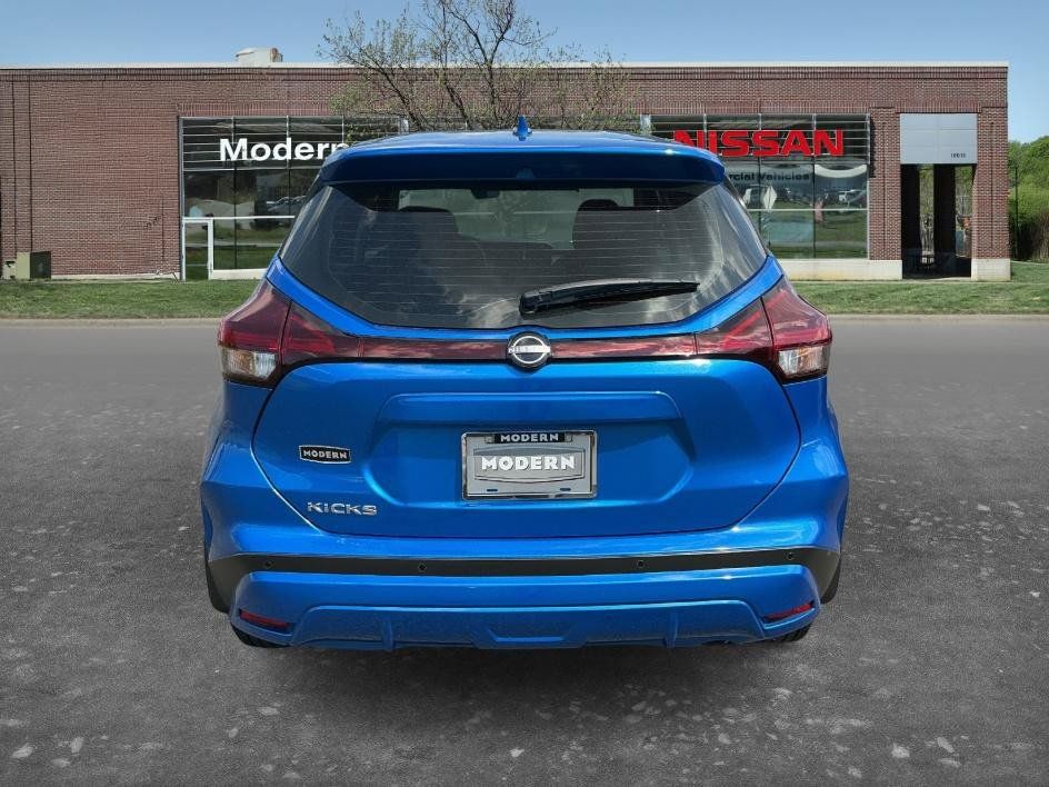 Used 2025 Nissan Kicks Play S FWD image 3