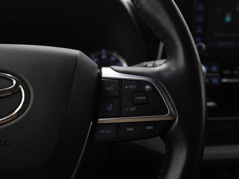 Used 2020 Toyota Highlander LE image 27