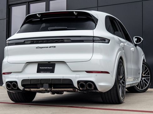 Certified 2026 Porsche Cayenne GTS AWD/4WD image 11