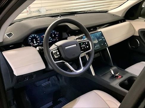 New 2025 Land Rover Discovery Sport S image 7