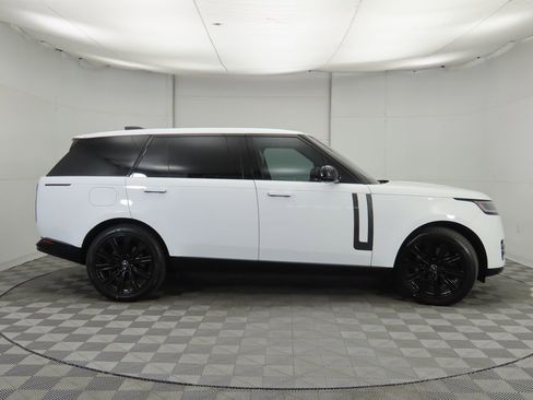Certified 2023 Land Rover Range Rover Long Wheelbase SE image 4